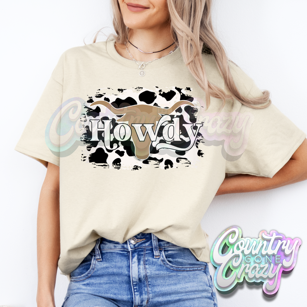 HOWDY COW // SAND T-SHIRT-Country Gone Crazy-Country Gone Crazy
