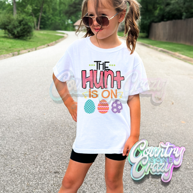THE HUNT IS ON - WHITE T-SHIRT-Country Gone Crazy-Country Gone Crazy